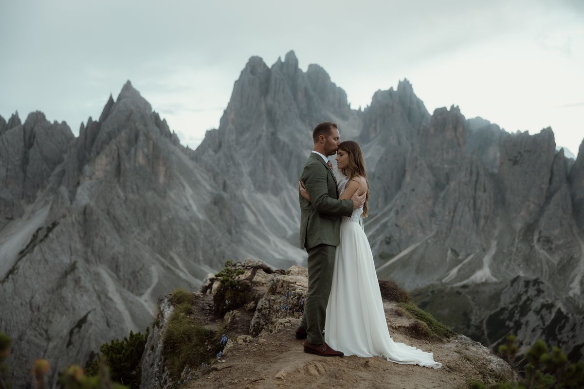 Couple in front of the Cadini di Misurina