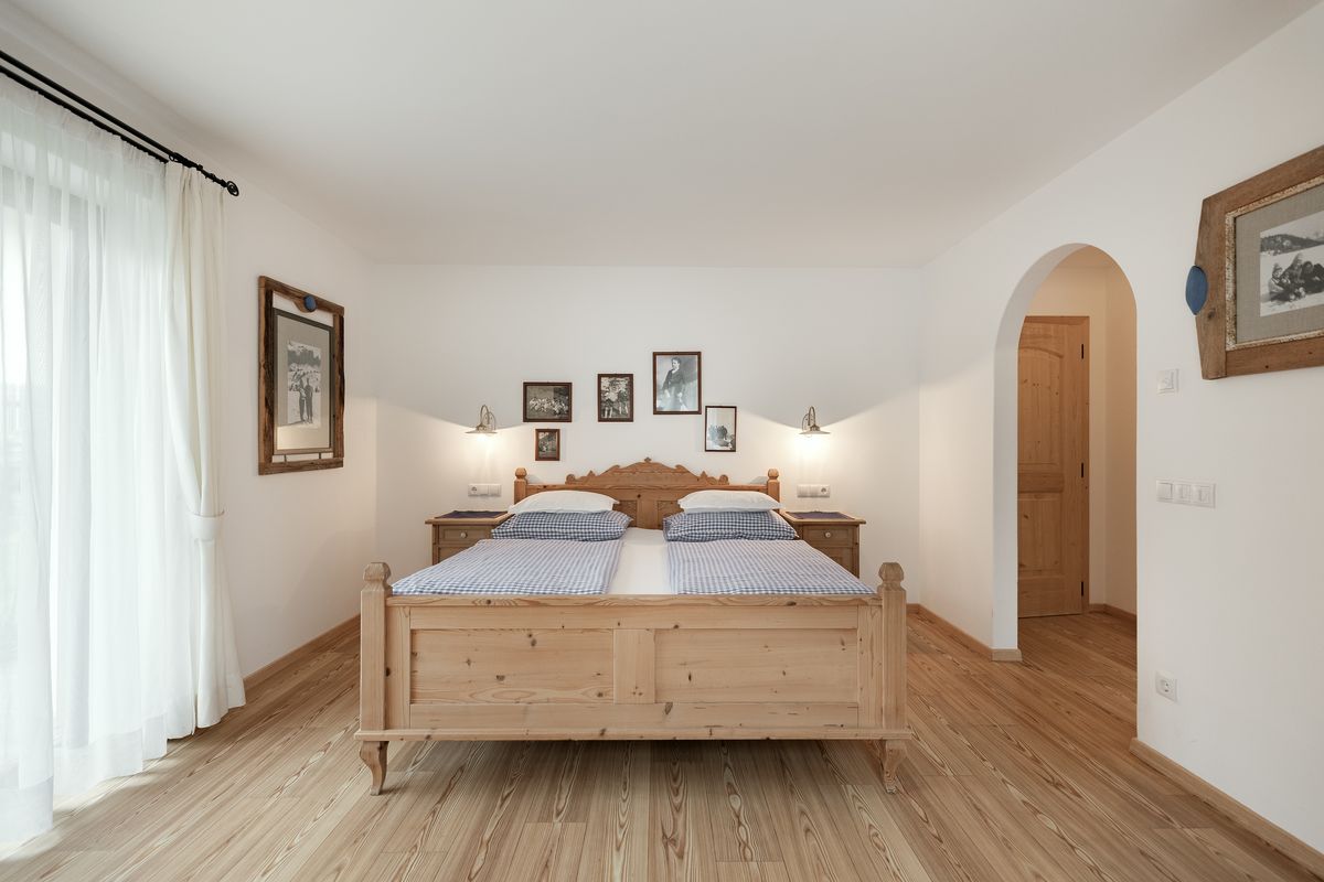Schlafzimmer mit Rundbogen