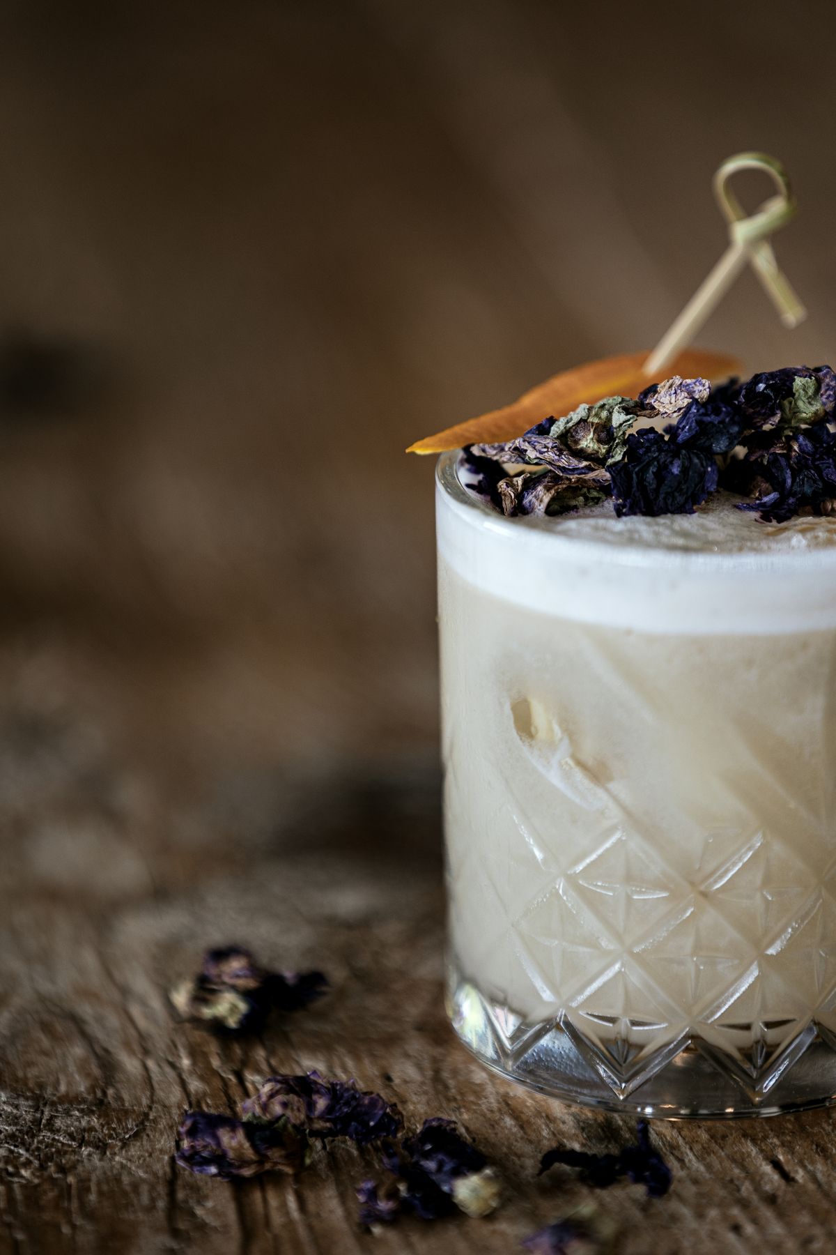 Cocktail with edible flowers