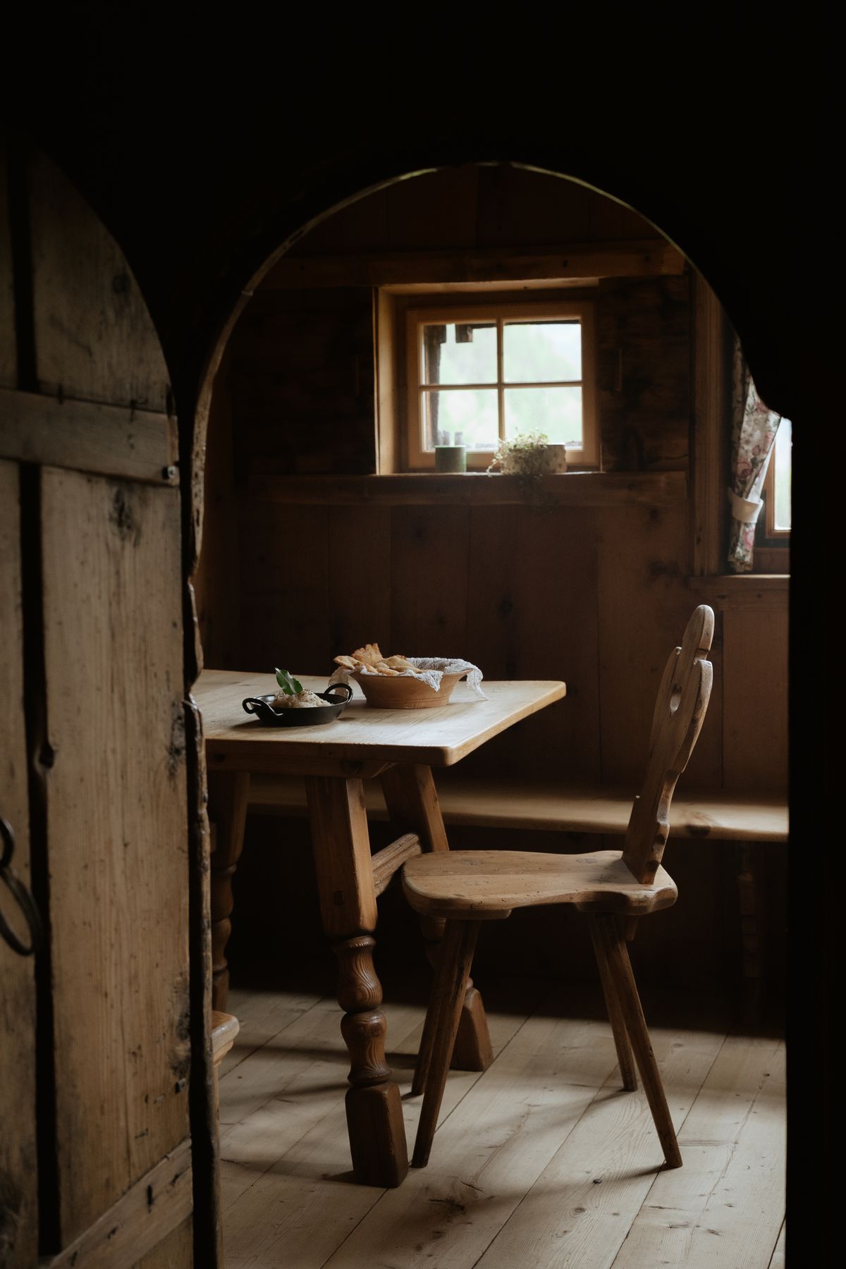 Set table in the old parlour