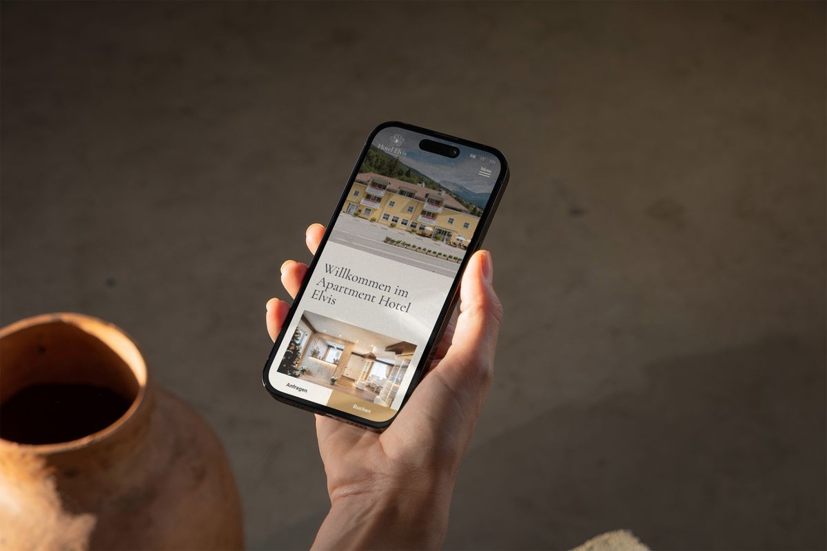 Apartment Hotel Elvis website on a smartphone