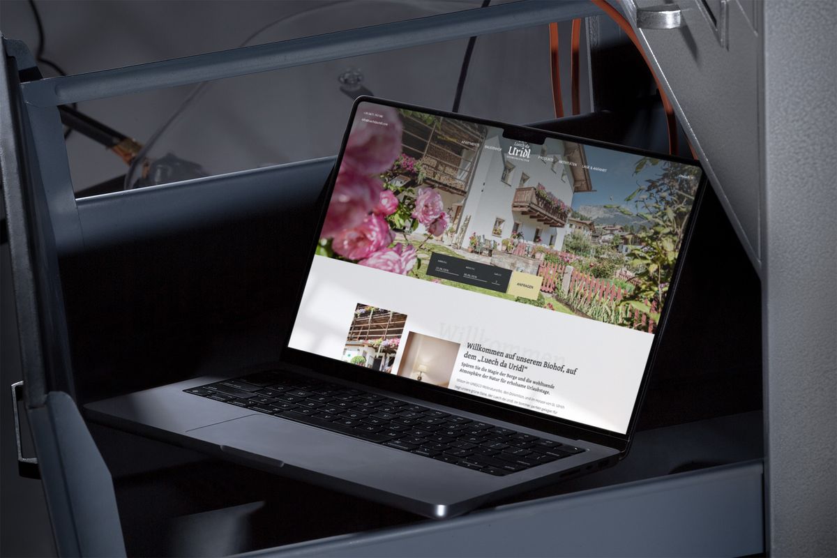 Luech da Uridl organic farm website on a laptop